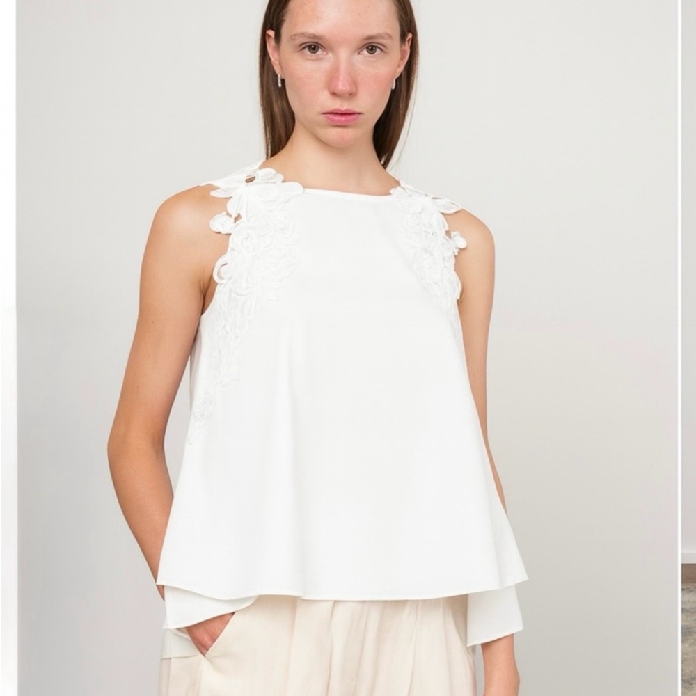 Chic White Floral Embroidered Blouse